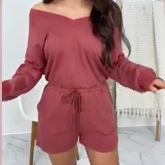 Main Strip x Nana Macs Gwendolyn long sleeve romper with pockets MEDIUM deep red - Picture 3 of 5